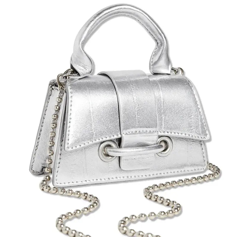 Mini sac à main bandoulière argent avec chaîne élégante.