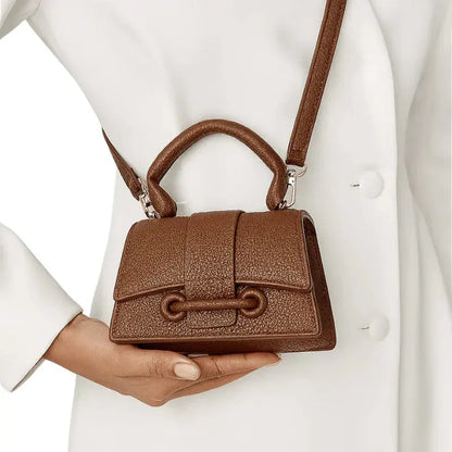 Mini sac à main bandoulière femme marron, design élégant avec anse.